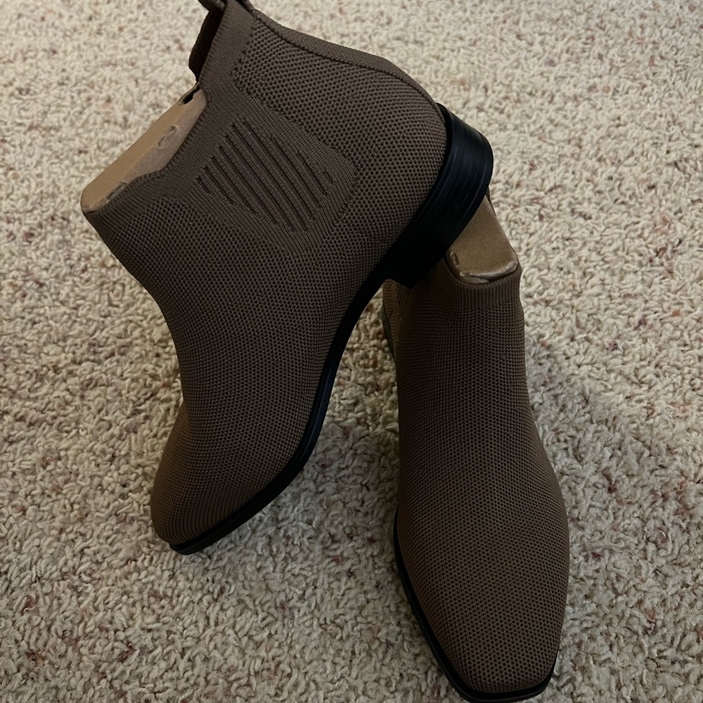 Vivaia Women’s Ryan Pro Waterproof Chelsea Boots, Espresso, Size 7